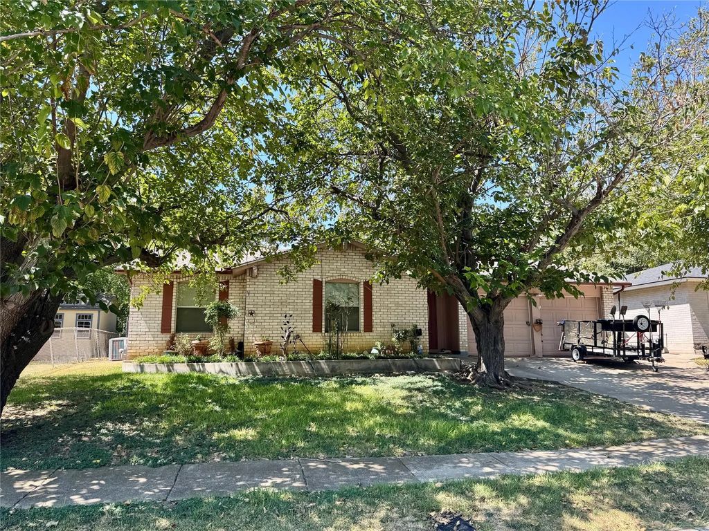 2602 Cottonwood Street, Arlington