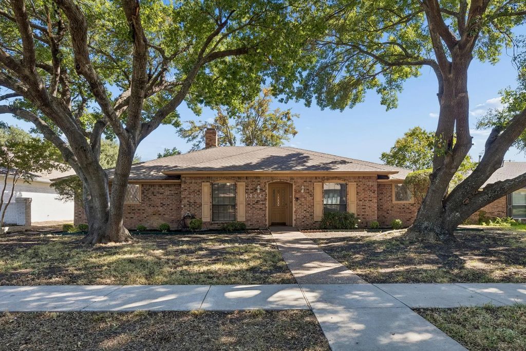 2206 Blue Cypress Drive, Richardson