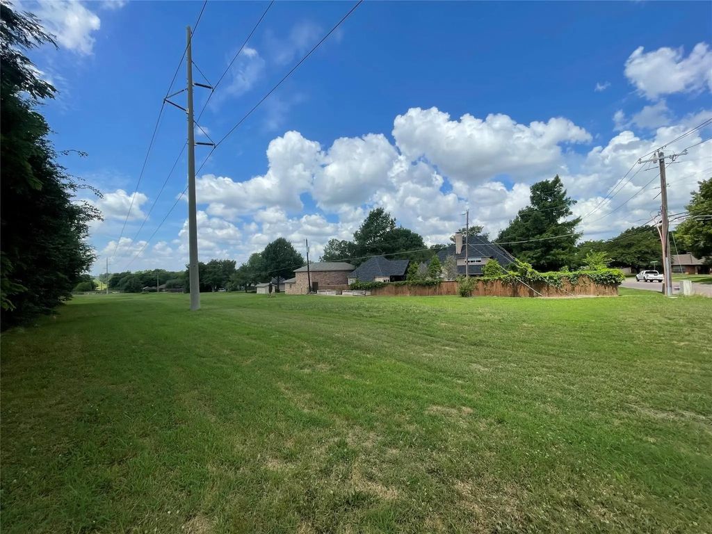 1.63 Acres W Lamberth Road, Sherman