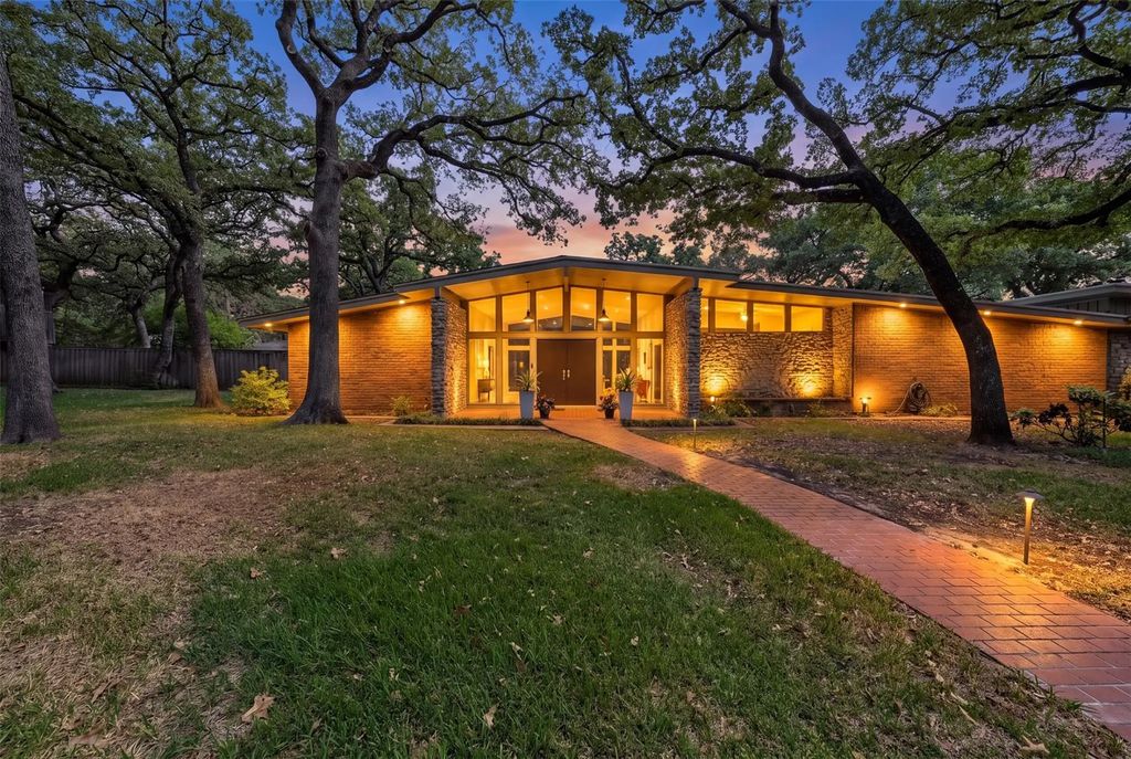 4900 Wondol Court, North Richland Hills