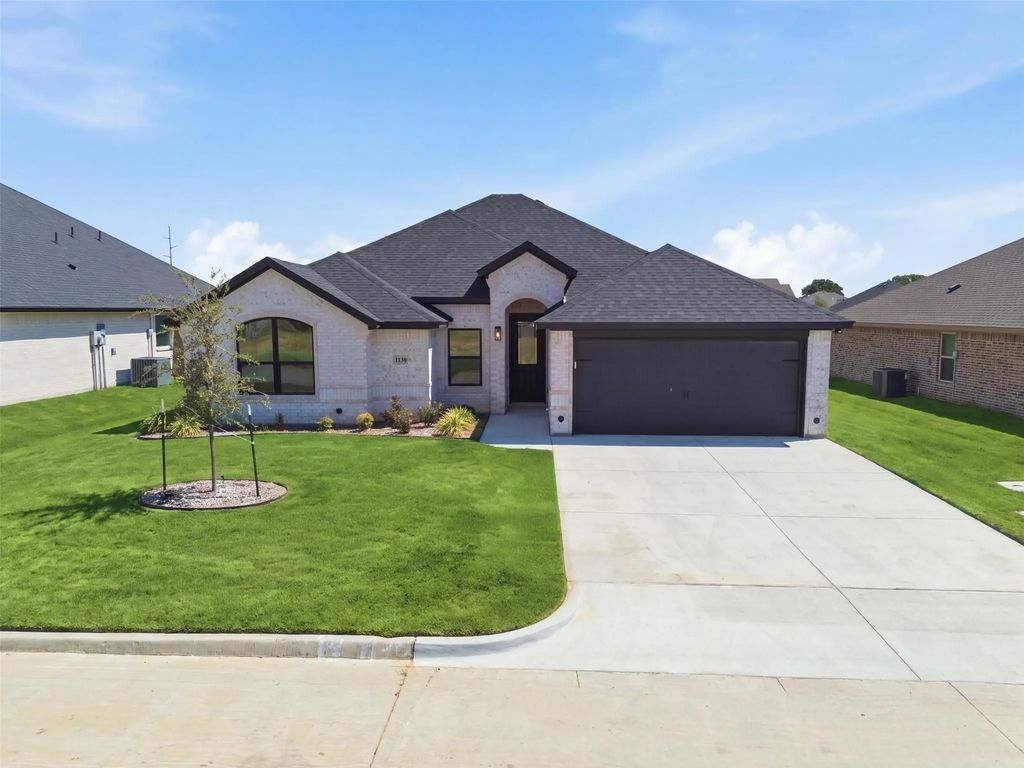1130 Wild Rose Drive, Tolar
