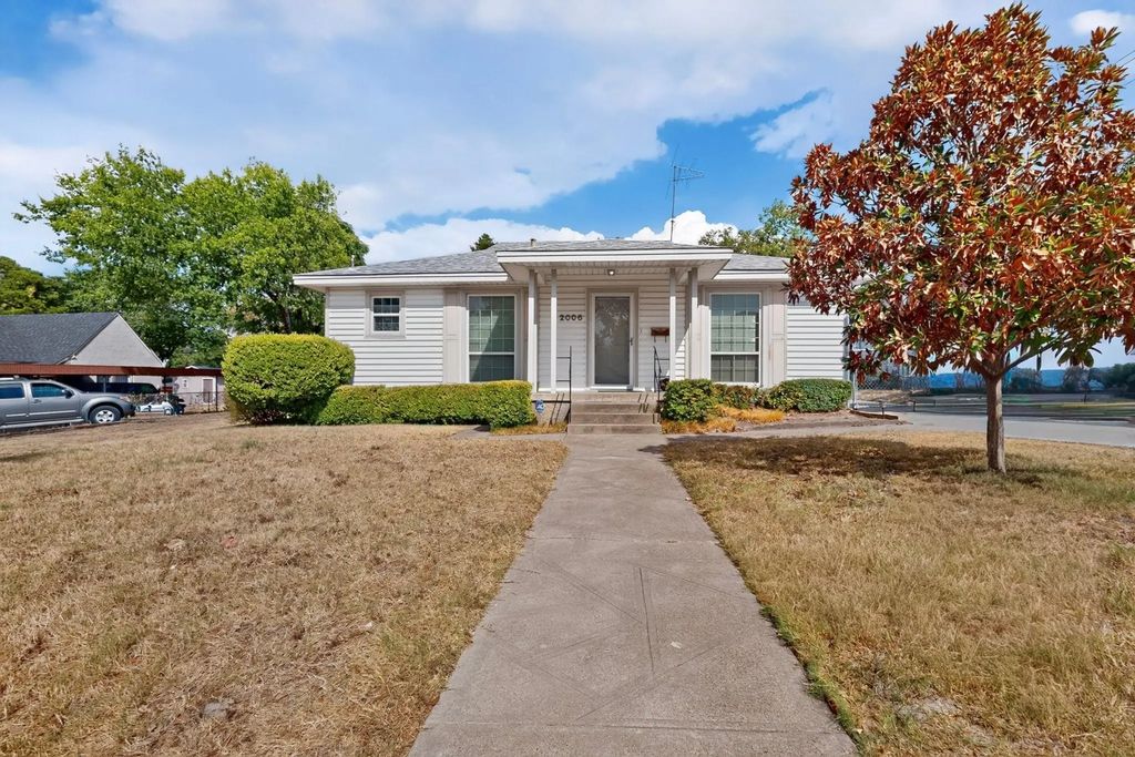 2006 S Ewing Avenue, Dallas