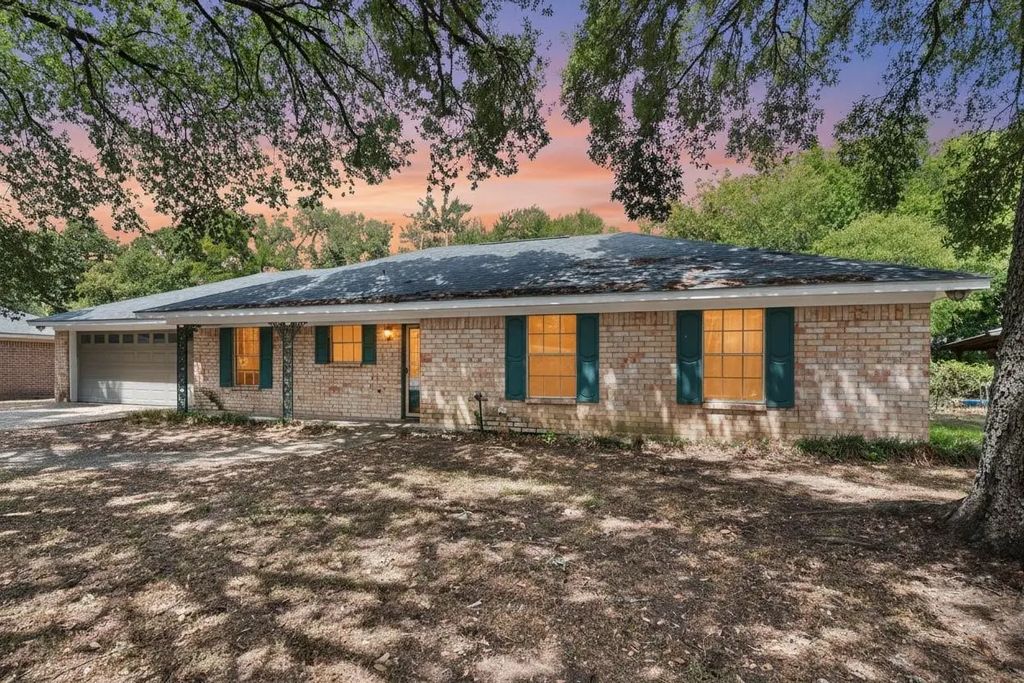 316 Fairmont Avenue, Corsicana