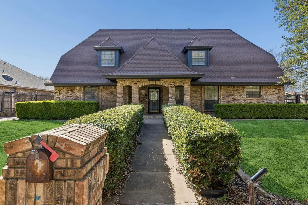 7304 Old Mill Run, Fort Worth