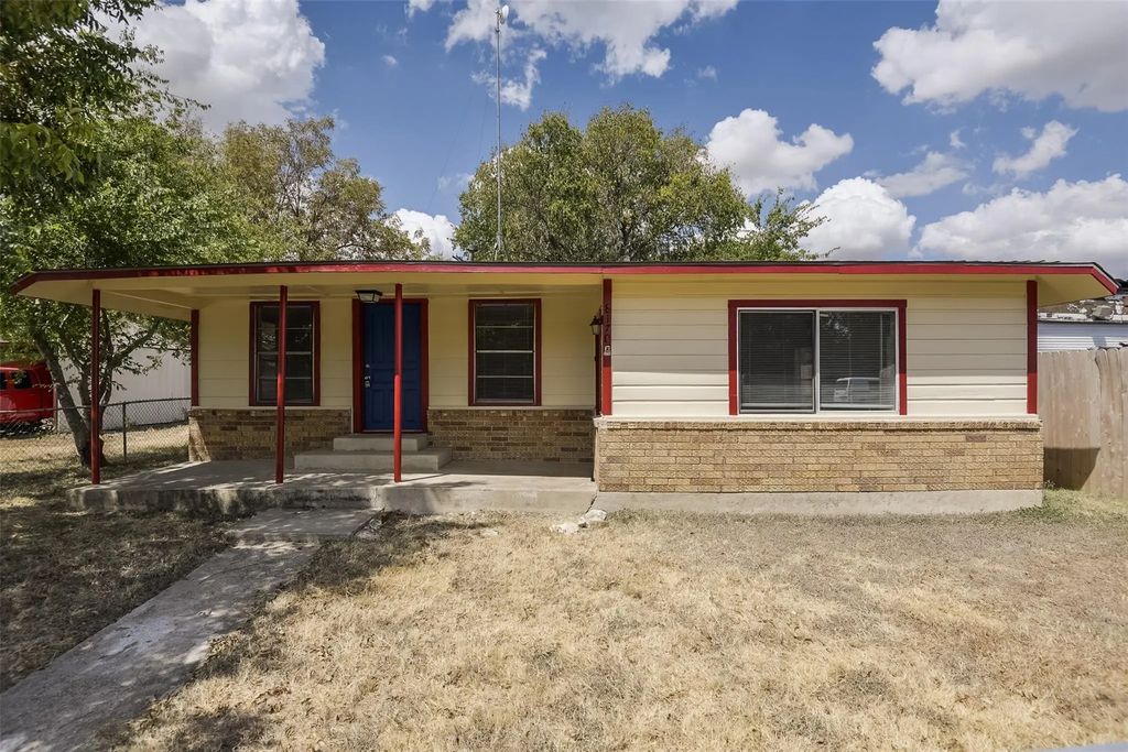 8170 S Highway 77, Forreston