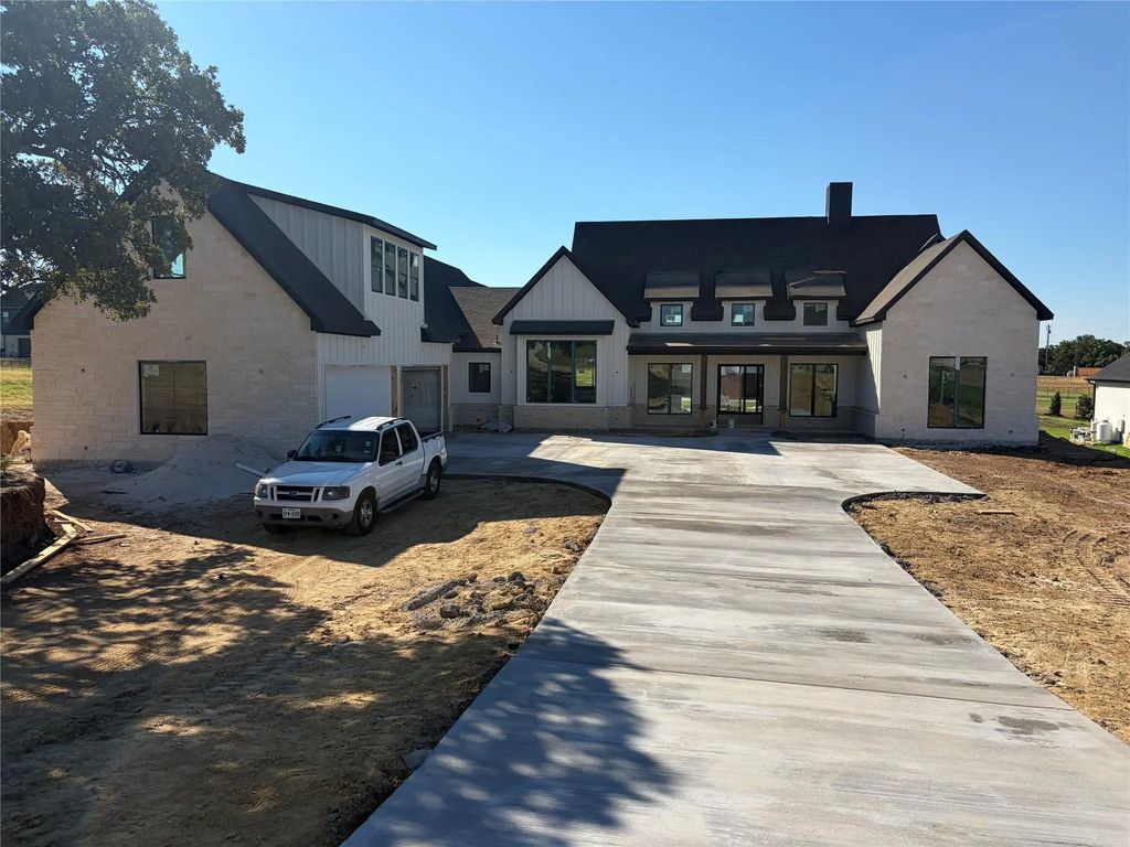 308 Mint Ridge Drive, Burleson