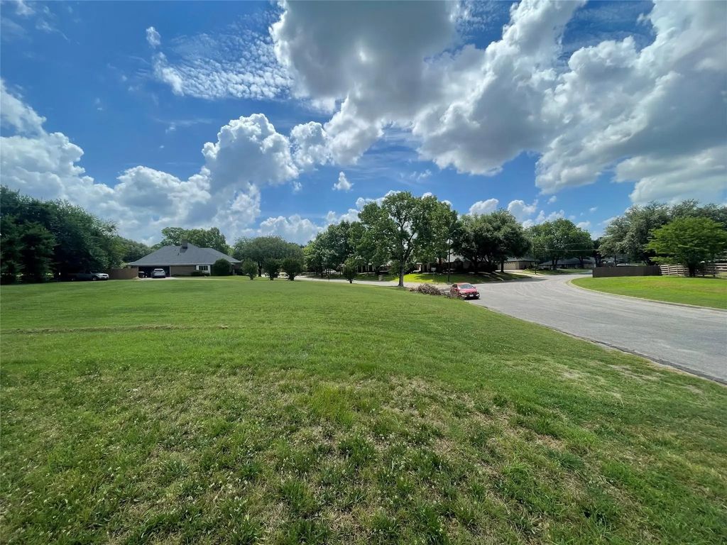 2309 Meadows Lane, Sherman