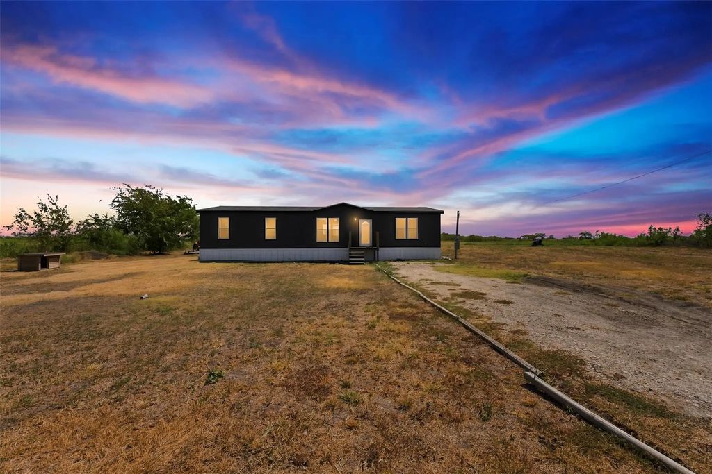 3208 Ne County Rd 0200, Powell