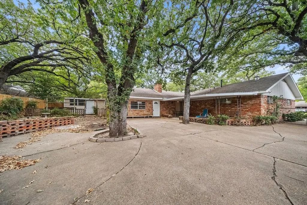 1809 Glenbrook Drive, Irving
