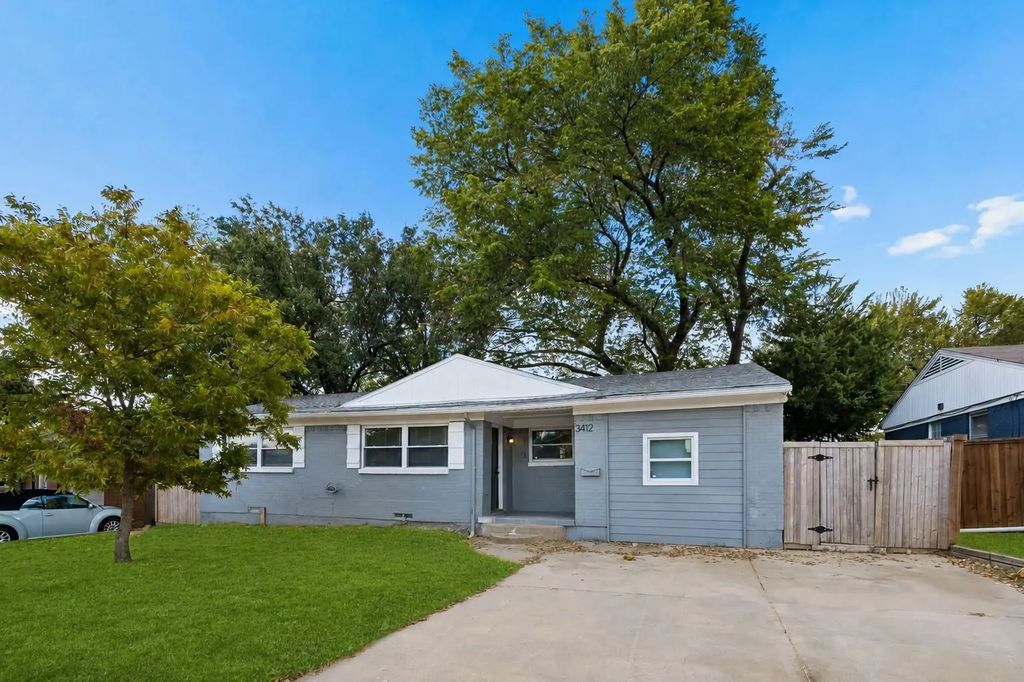 3412 Oates Drive, Mesquite