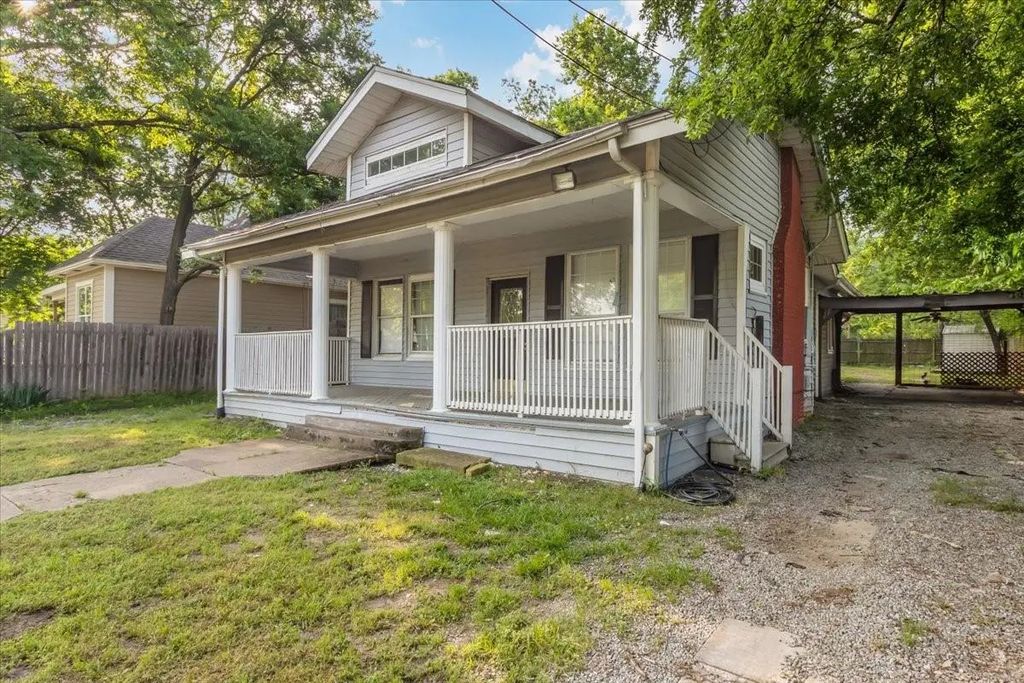 1010 E Cherry Street, Sherman