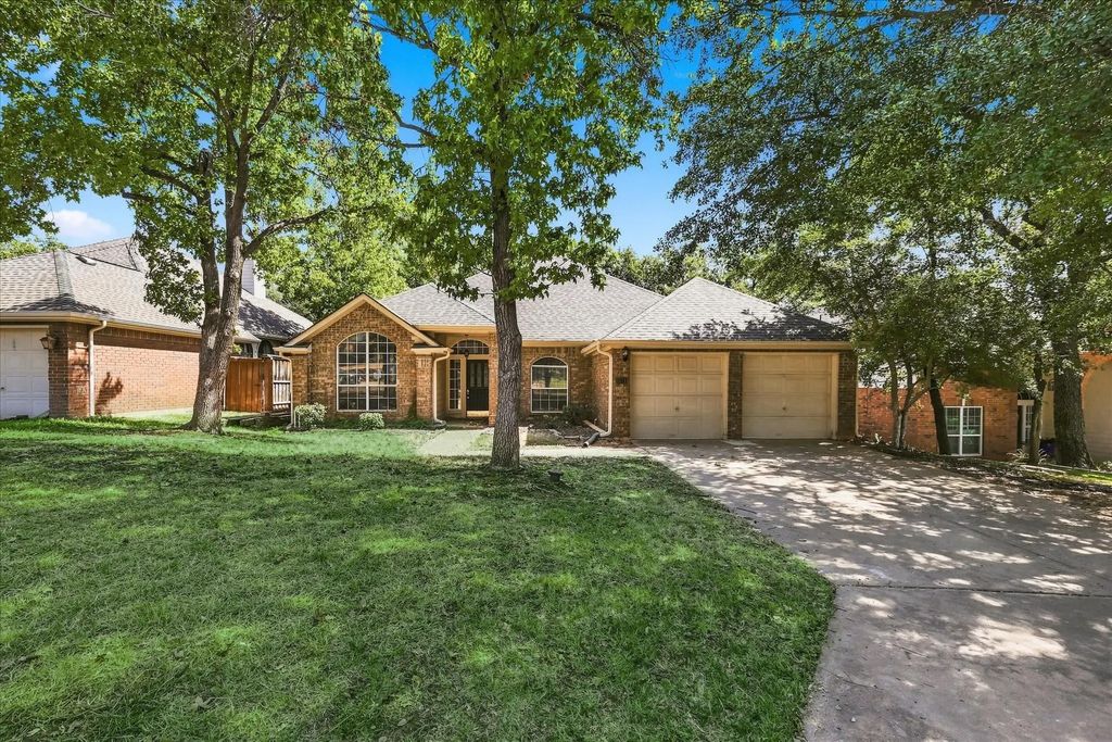 2631 Creekside Way, Highland Village
