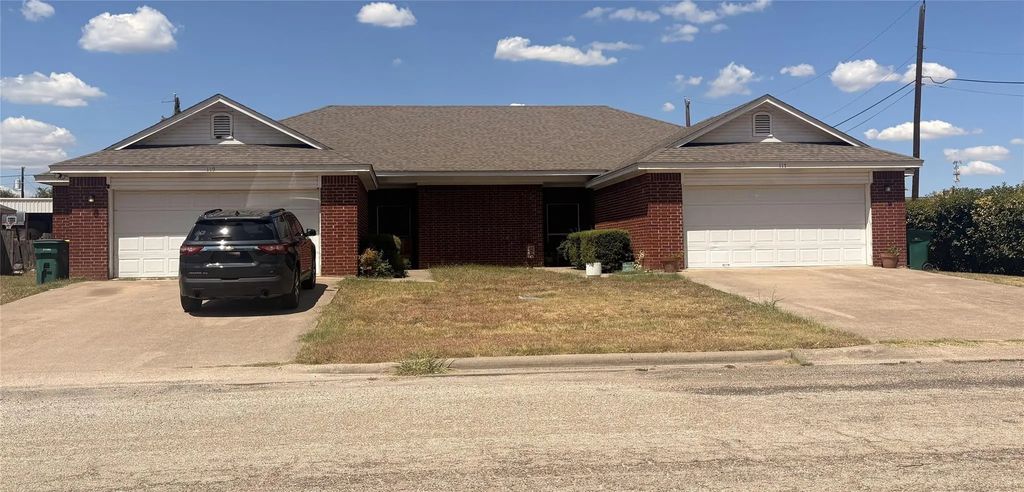 117 Deana Drive 119, Robinson