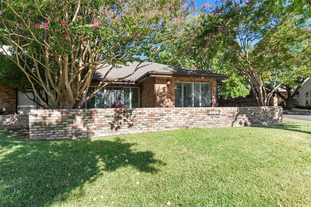 17663 Sunmeadow Drive, Dallas