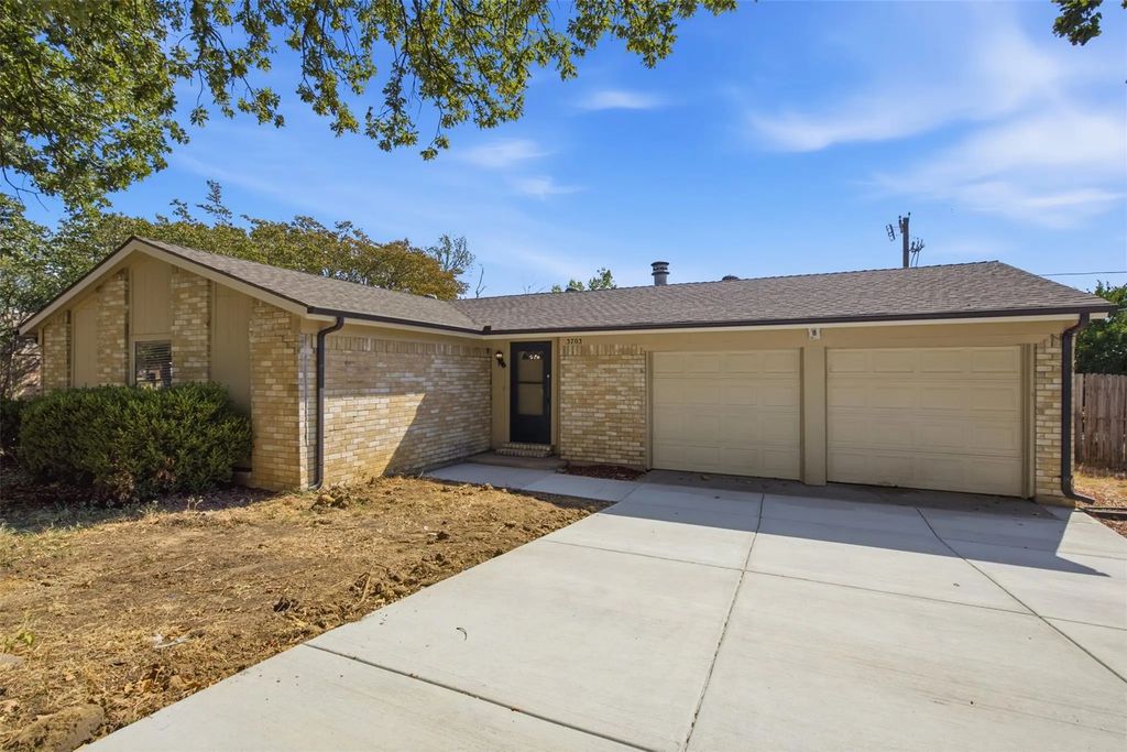 3703 French Wood Drive, Arlington
