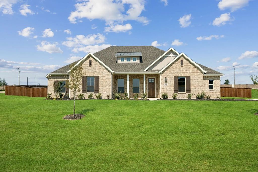 101 Waterfall Way, Waxahachie