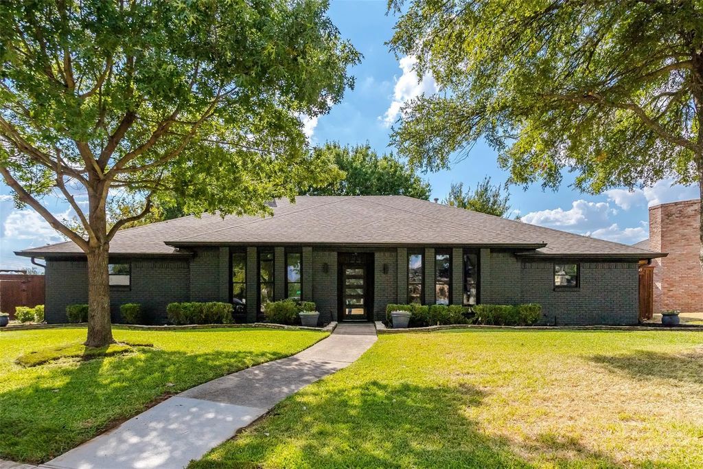 16801 Thomas Chapel Drive, Dallas