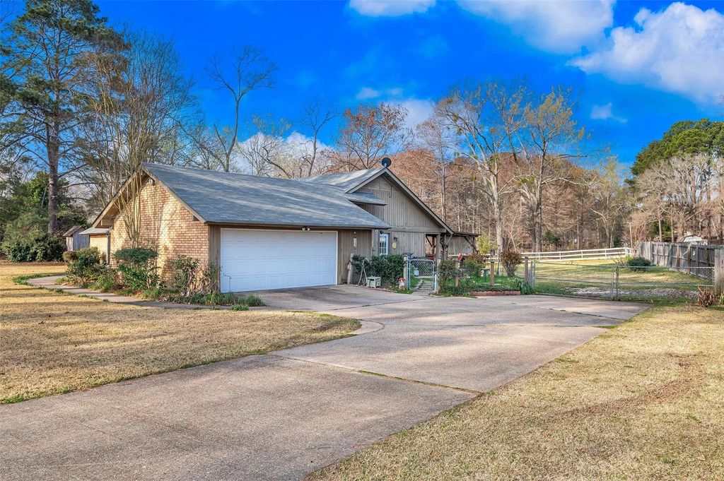 7327 S Lakeshore Drive, Shreveport