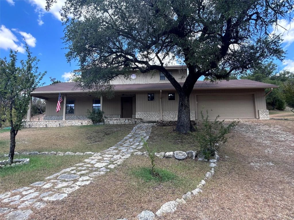 7600 Lipan Highway, Lipan