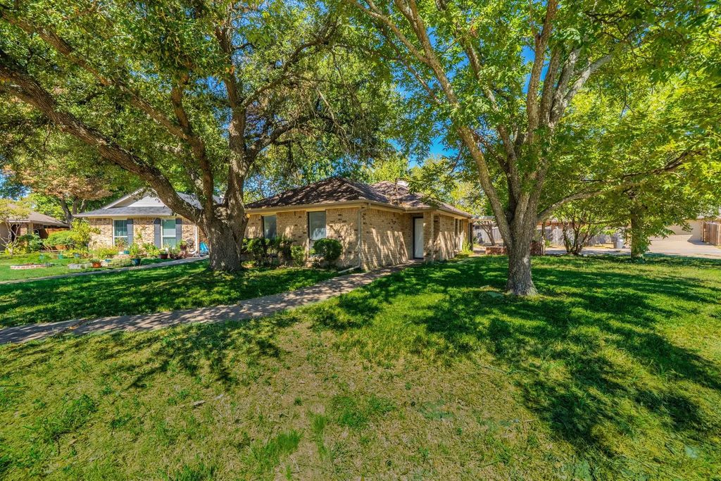 512 E Stone Circle, Wylie