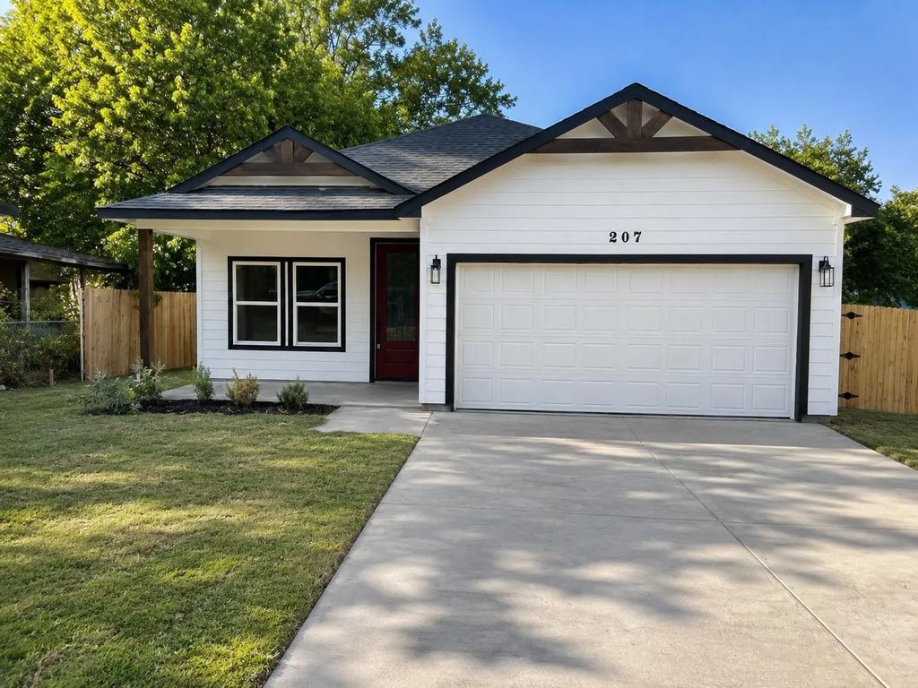 207 Cotton Street, Alvarado