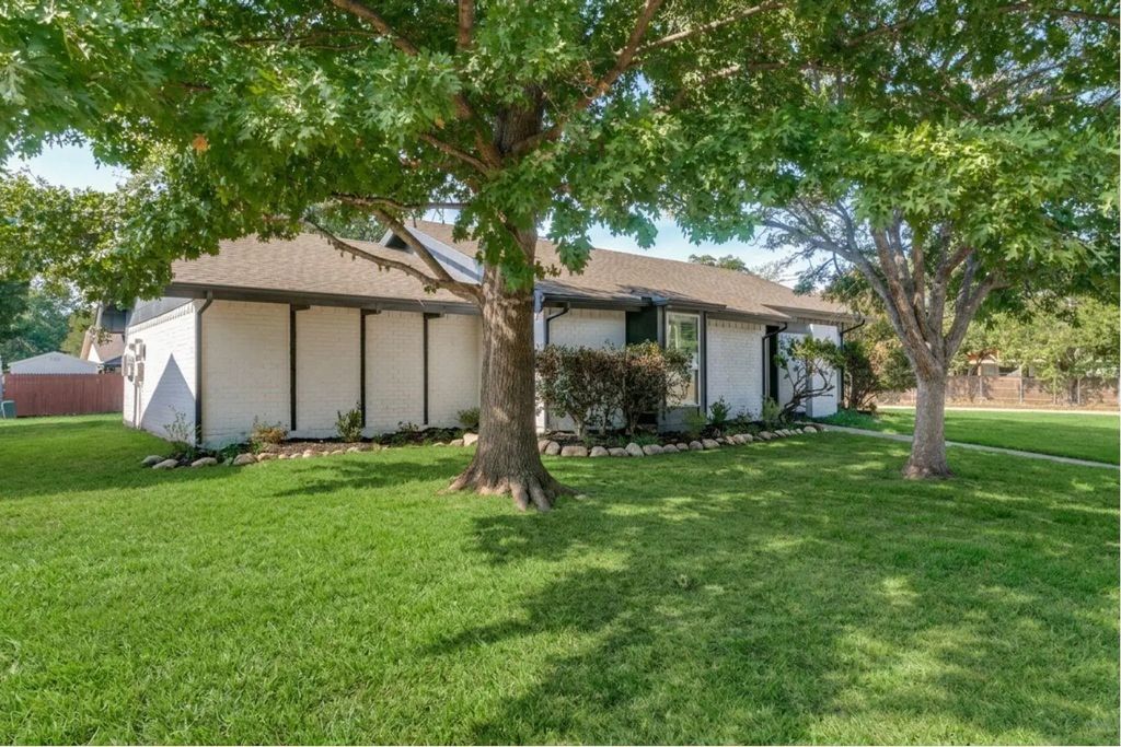1742 Marblehead Drive, Lewisville