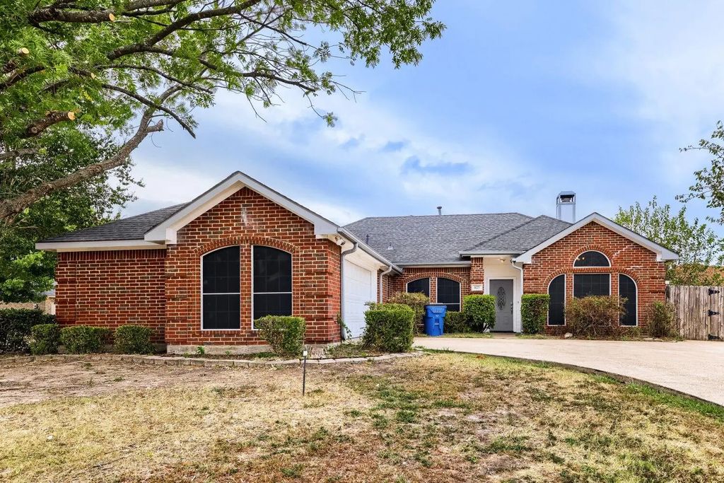 127 Villanova Circle, Forney