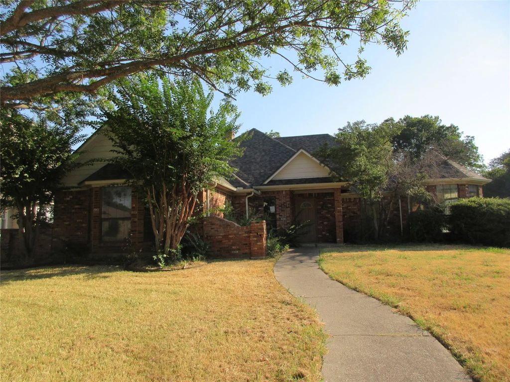 1823 Green Tree Lane, Duncanville