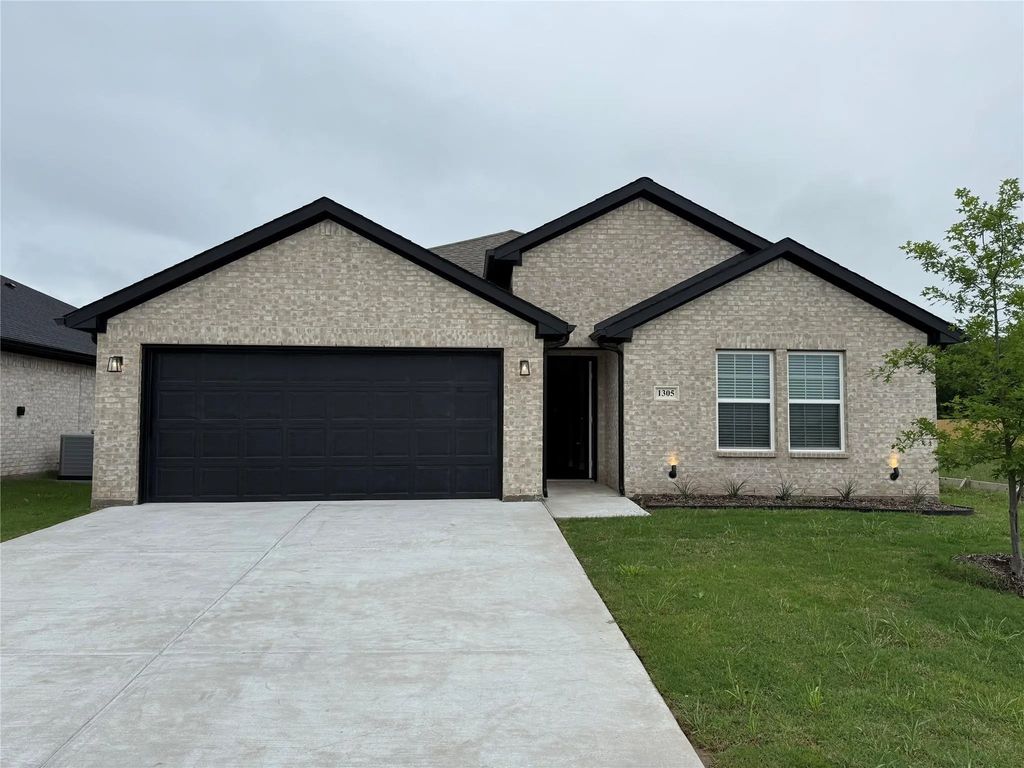 1305 Brad Kellar Drive, Greenville