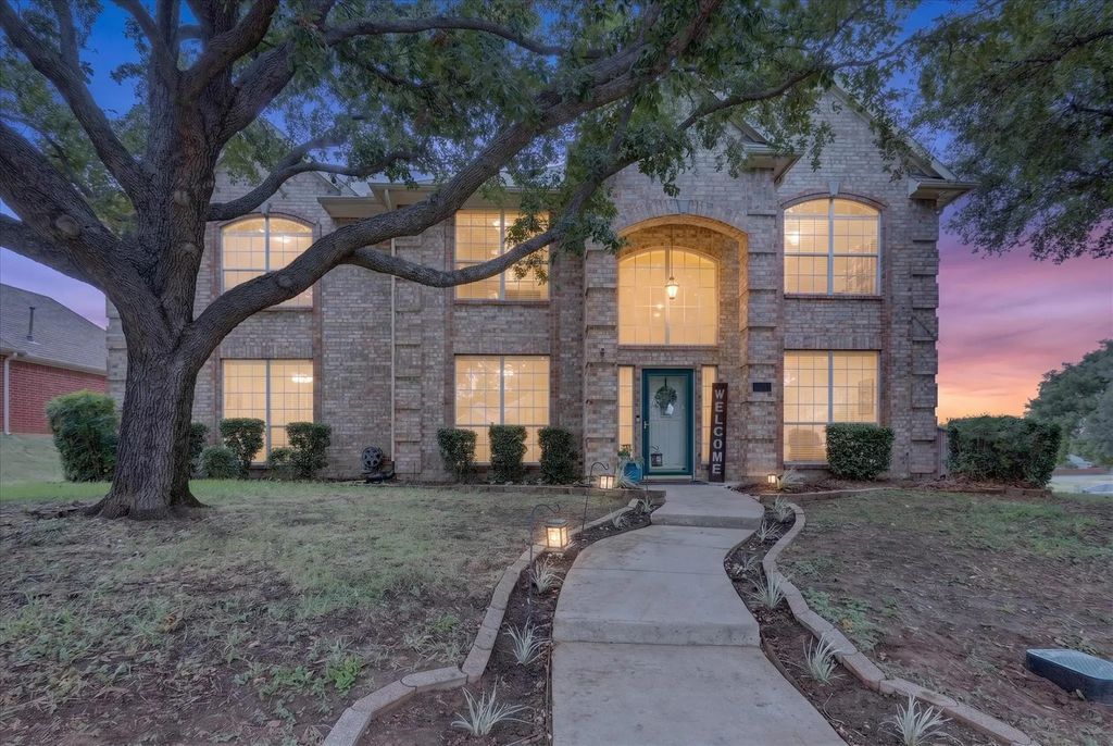 901 Brittany Drive, Lewisville