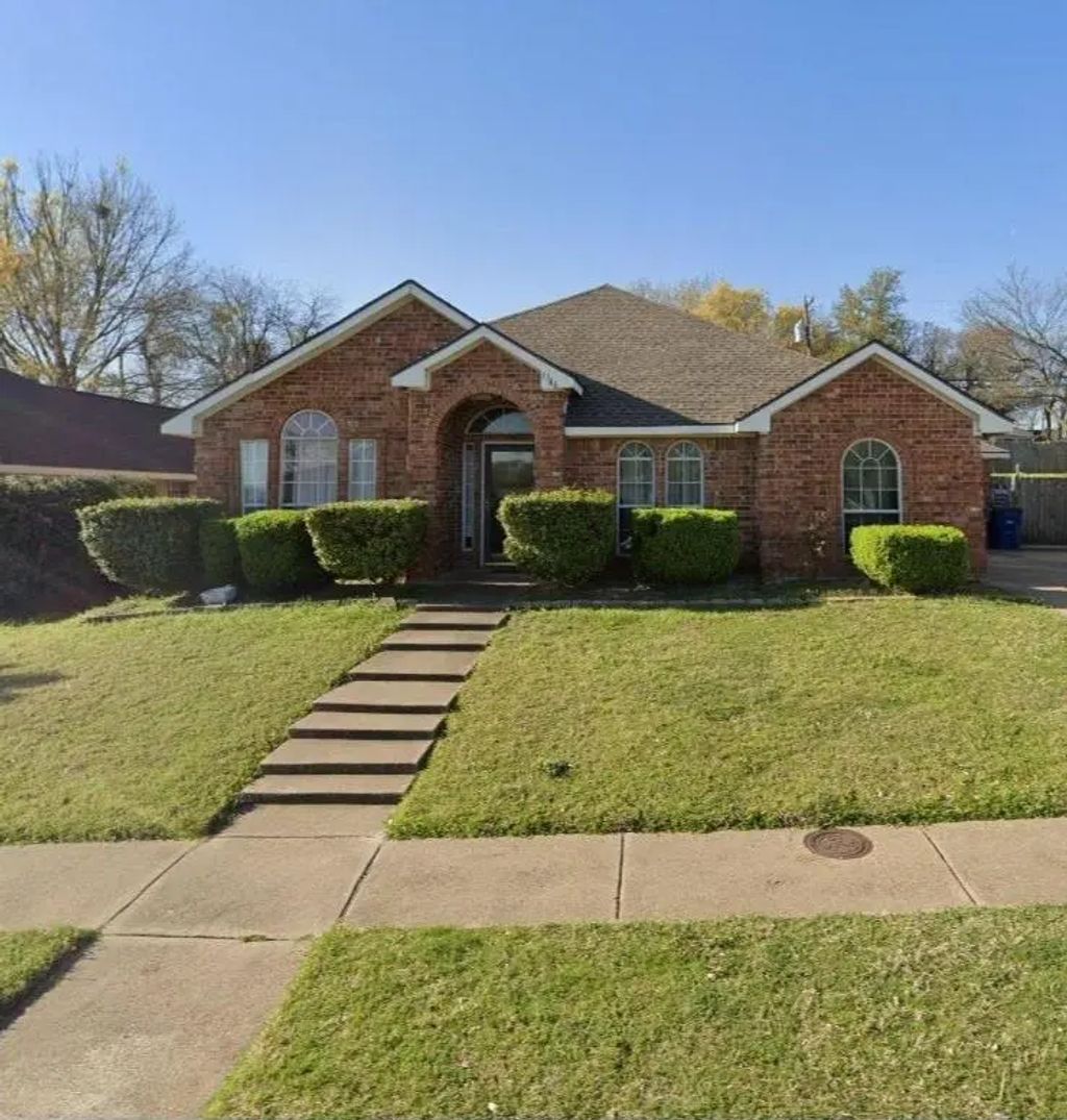 1146 Oak Park Drive, Dallas