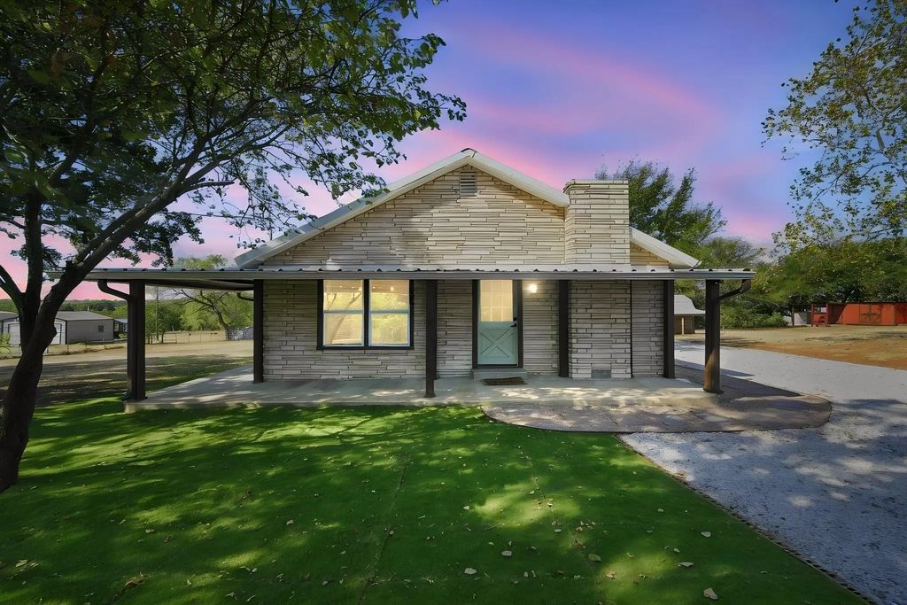 659 Fm 3050, Whitney