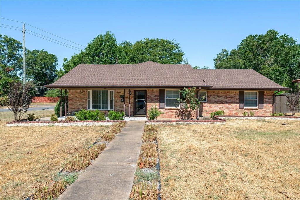 1423 W Shields Drive, Sherman