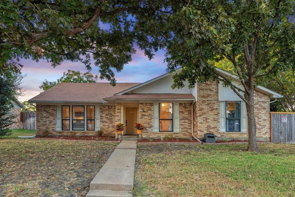 801 Whitehall Drive, Plano
