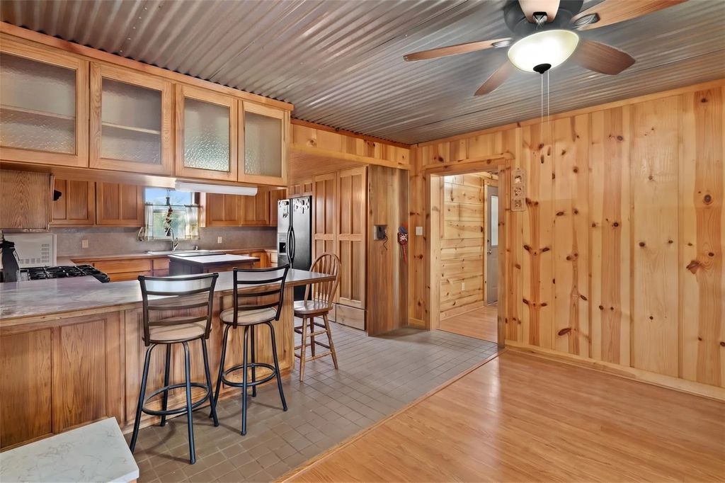 283 Fcr 301 A & B, Oakwood