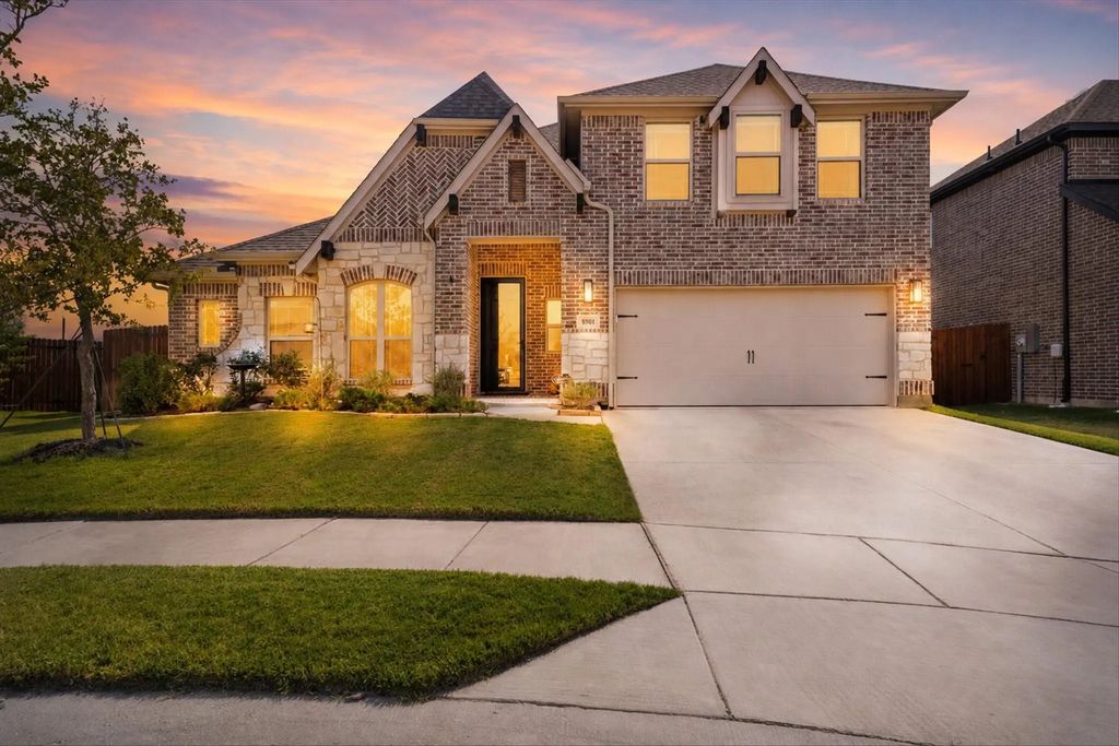 8901 Caymen Street, Denton