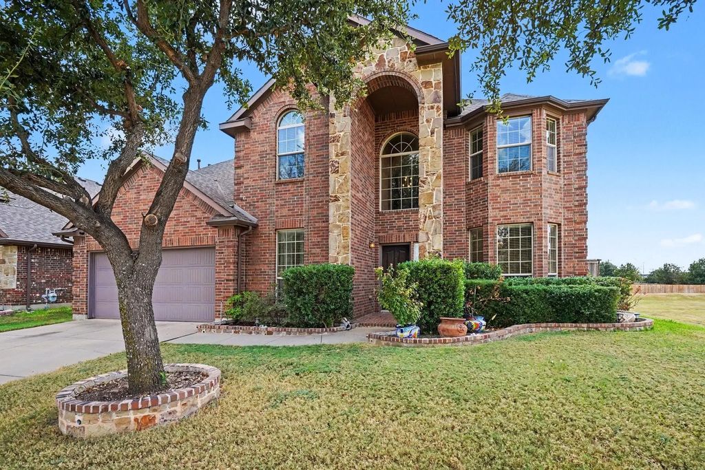 10041 Red Bluff Lane, Fort Worth
