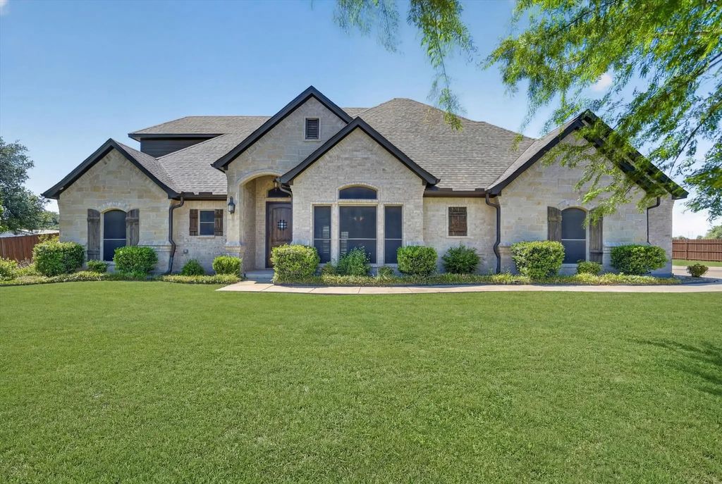 2000 Adams Lane S, Azle