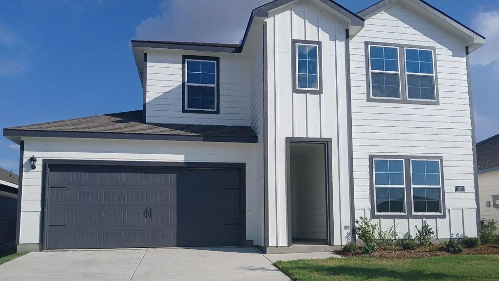 207 Whispering Pine Drive, Royse City