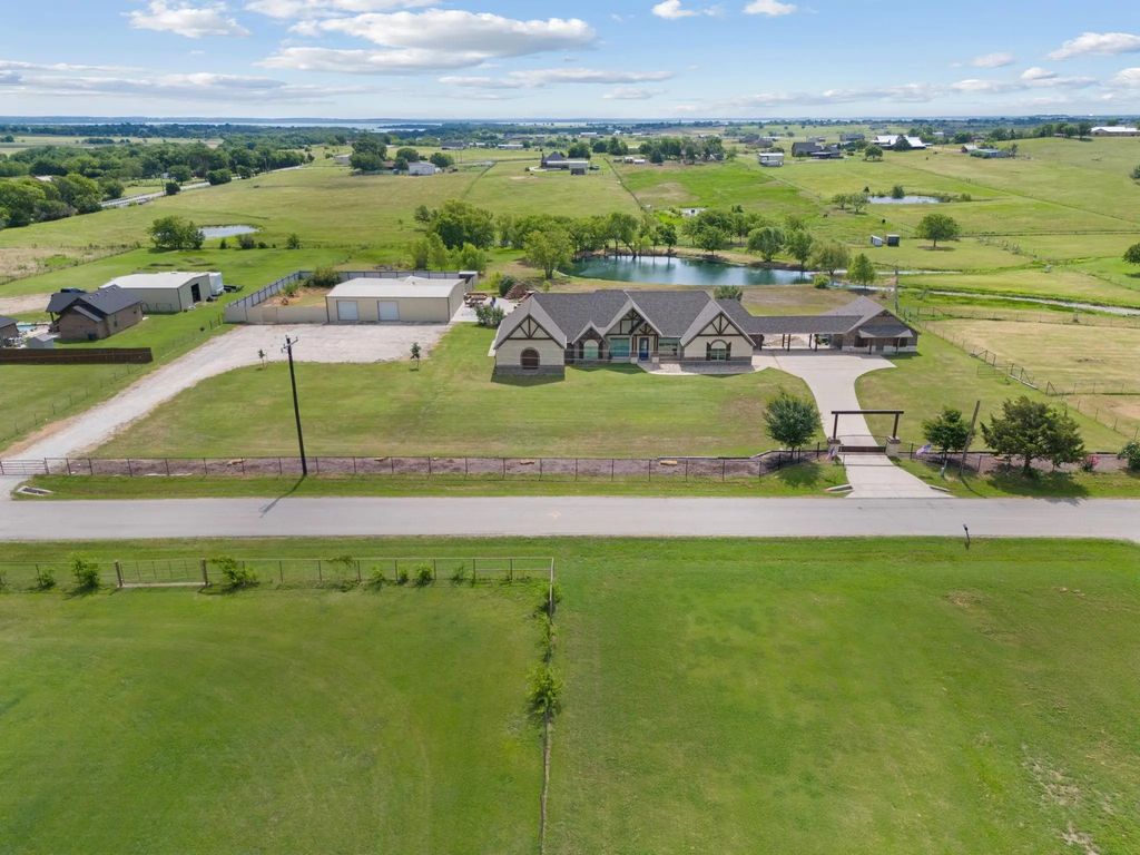 12190 Marion Road, Sanger