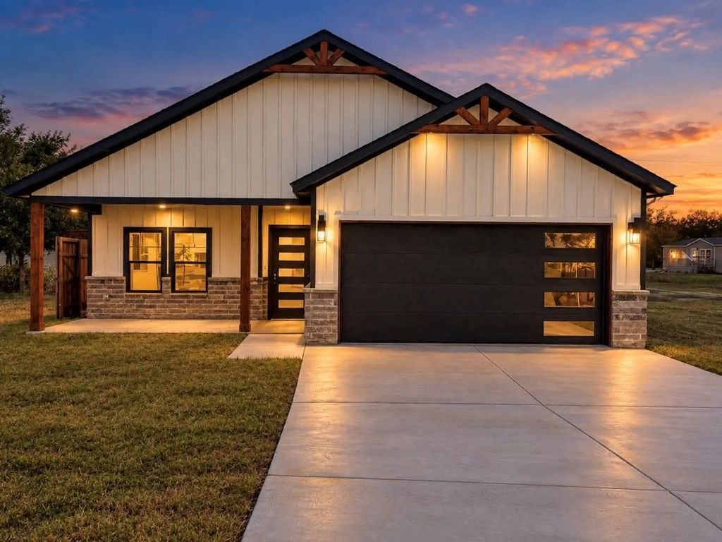 5431 Arrowhead Drive, Granbury