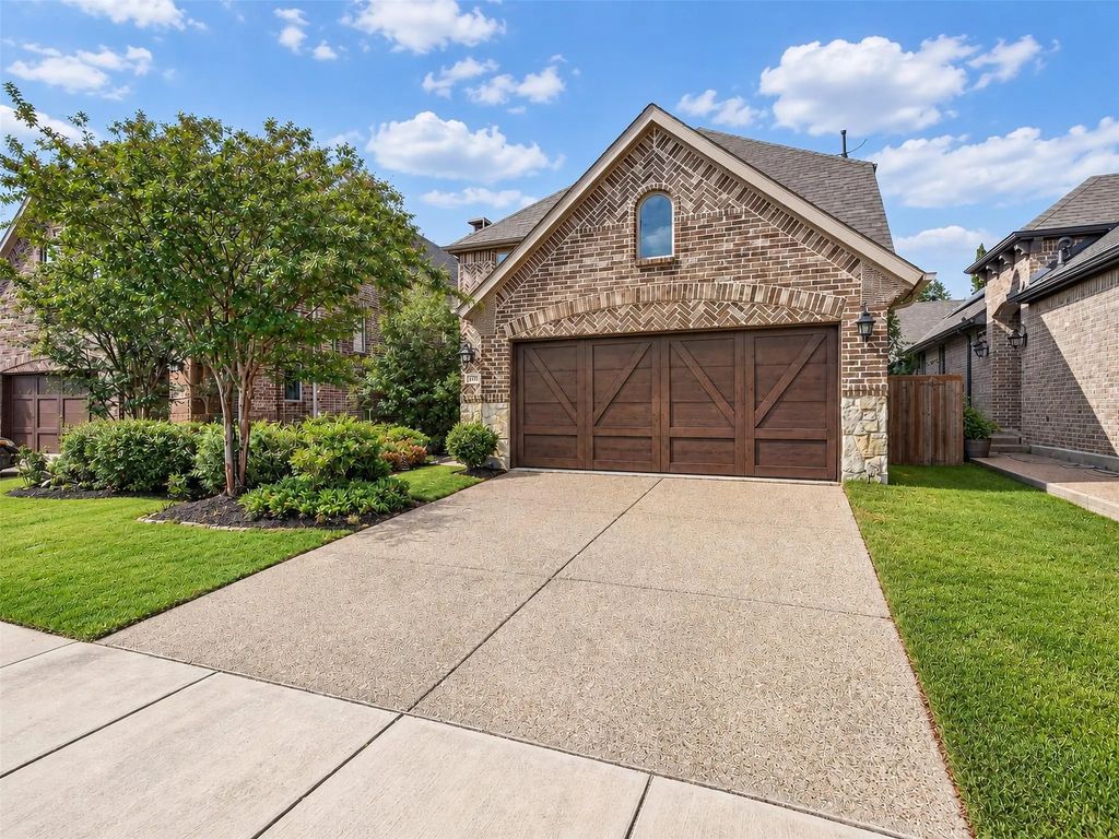 1129 Dame Carol Way, Carrollton