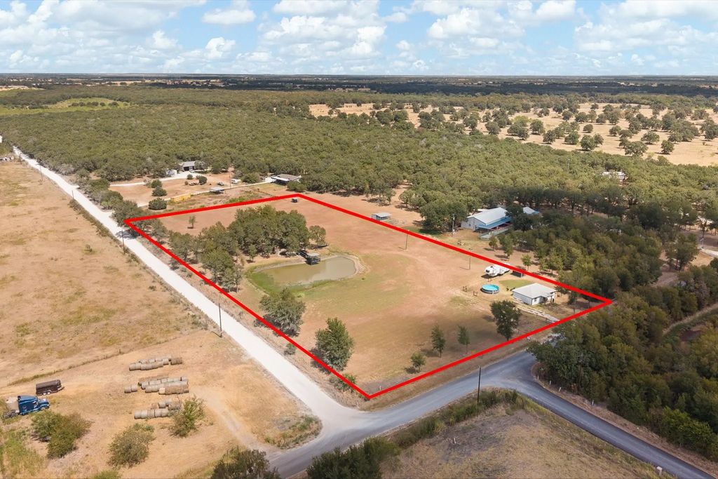 4884 Patton Lake Road, Aquilla