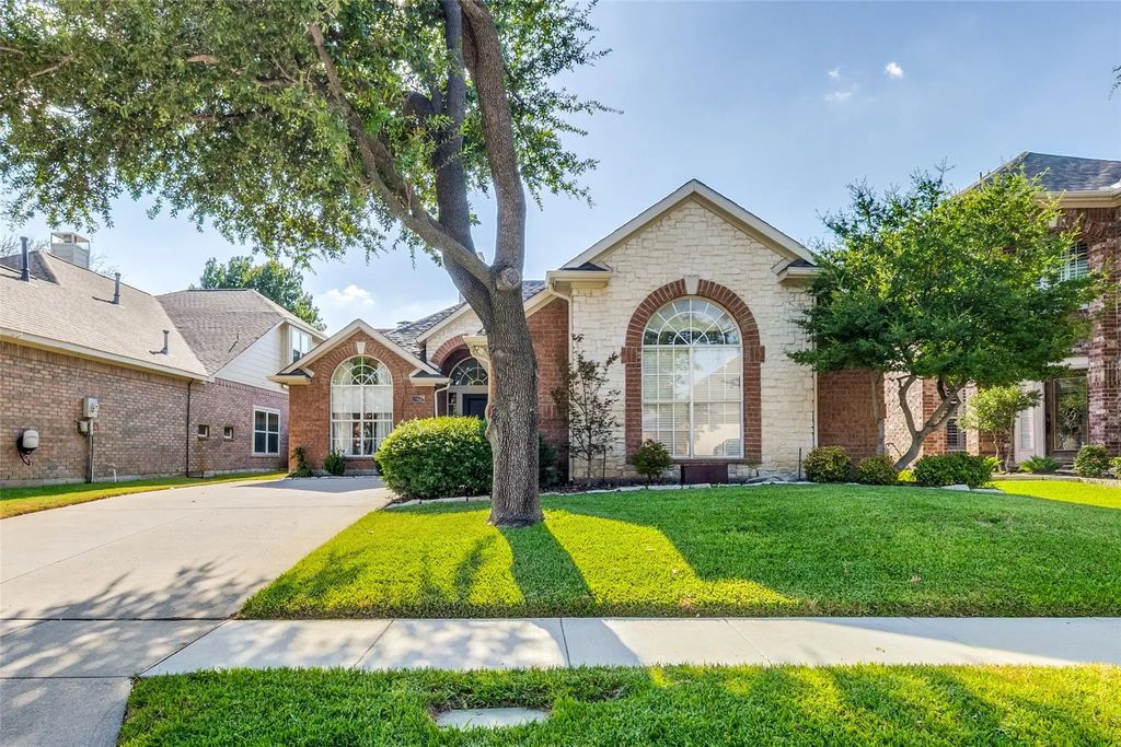 18637 Tall Oak Drive, Dallas