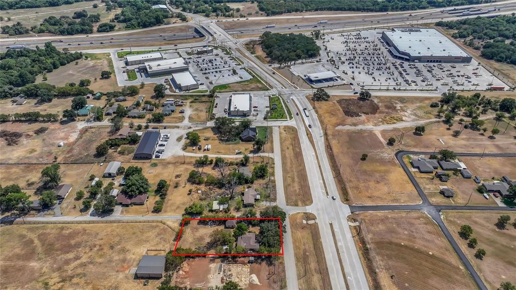 211 Center Point Road, Weatherford