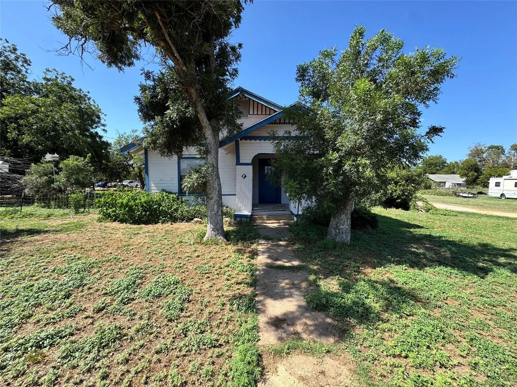 204 Bowie Street, Santa Anna
