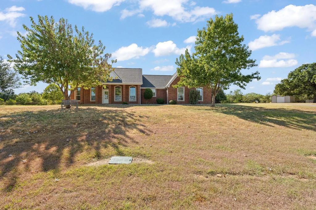 2521 Pecan Springs Road, Cleburne