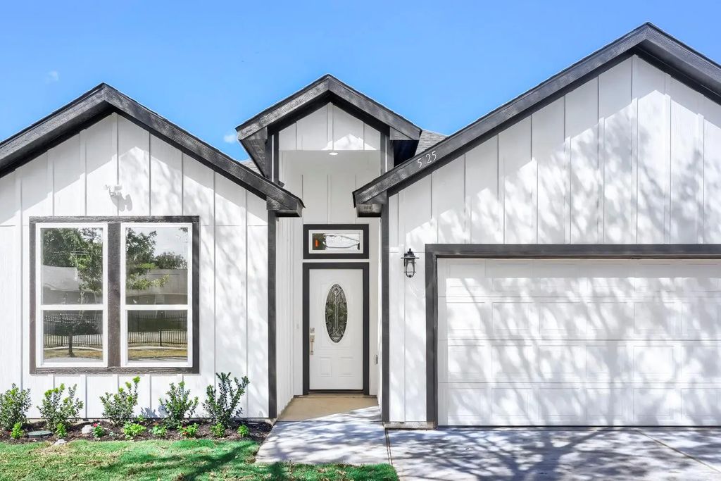 525 Nw 17th Street, Grand Prairie
