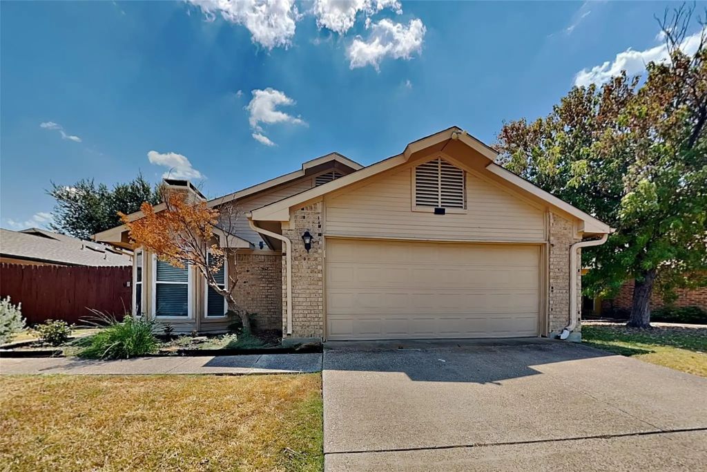 2016 Avignon Drive, Carrollton