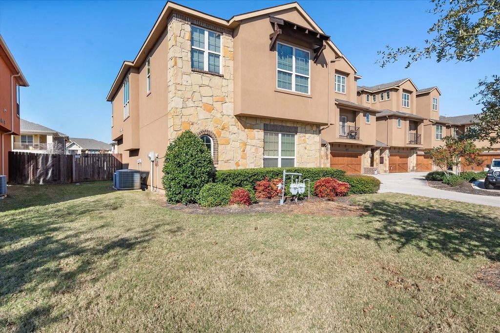 2630 Villa Di Lago 6, Grand Prairie